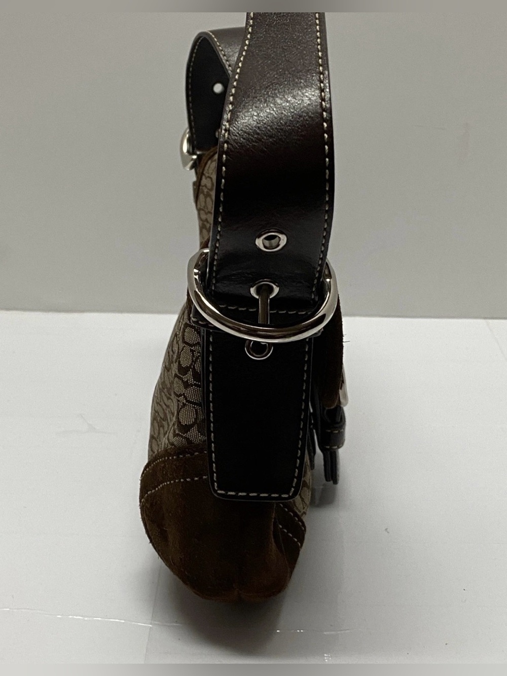 Rare Vintage Coach D05J-6818 Soho
Signature Flap Bag - Y2K Archival
Brown/Suede - Picture 4 of 11